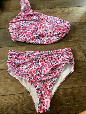 SHEIN Pink Floral One-Shoulder Bikini Set